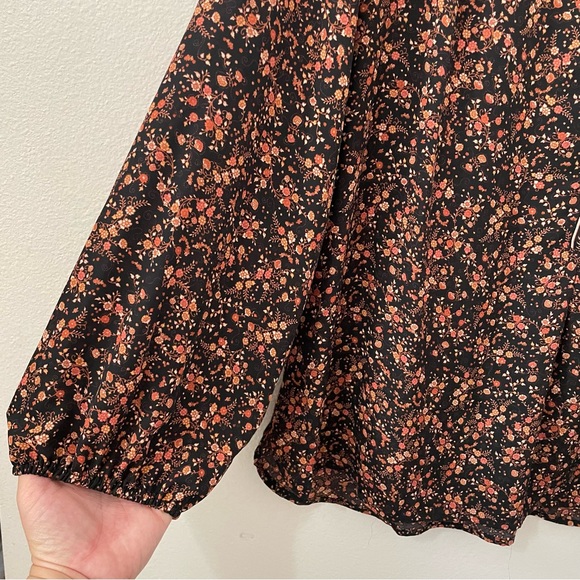 Max Studio NWT Floral Long Sleeve Collar Blouse Size Large Lightweight Button - Picture 5 of 9